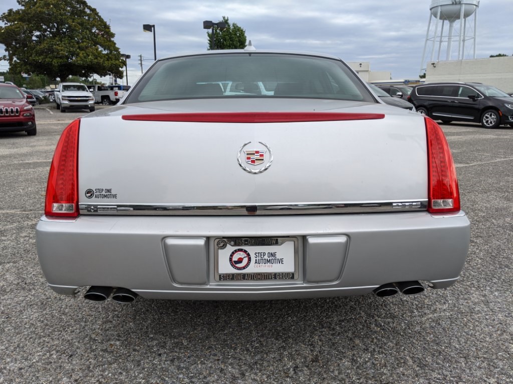 Pre-Owned 2010 Cadillac DTS Base 4D Sedan in Fort Walton Beach #