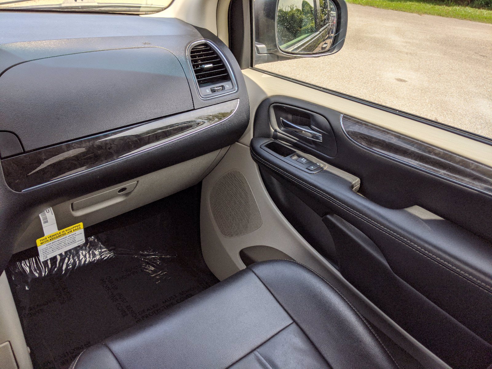 PreOwned 2015 Chrysler Town & Country Touring Minivan