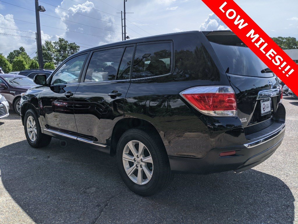 Pre-Owned 2012 Toyota Highlander Base Sport Utility in ...