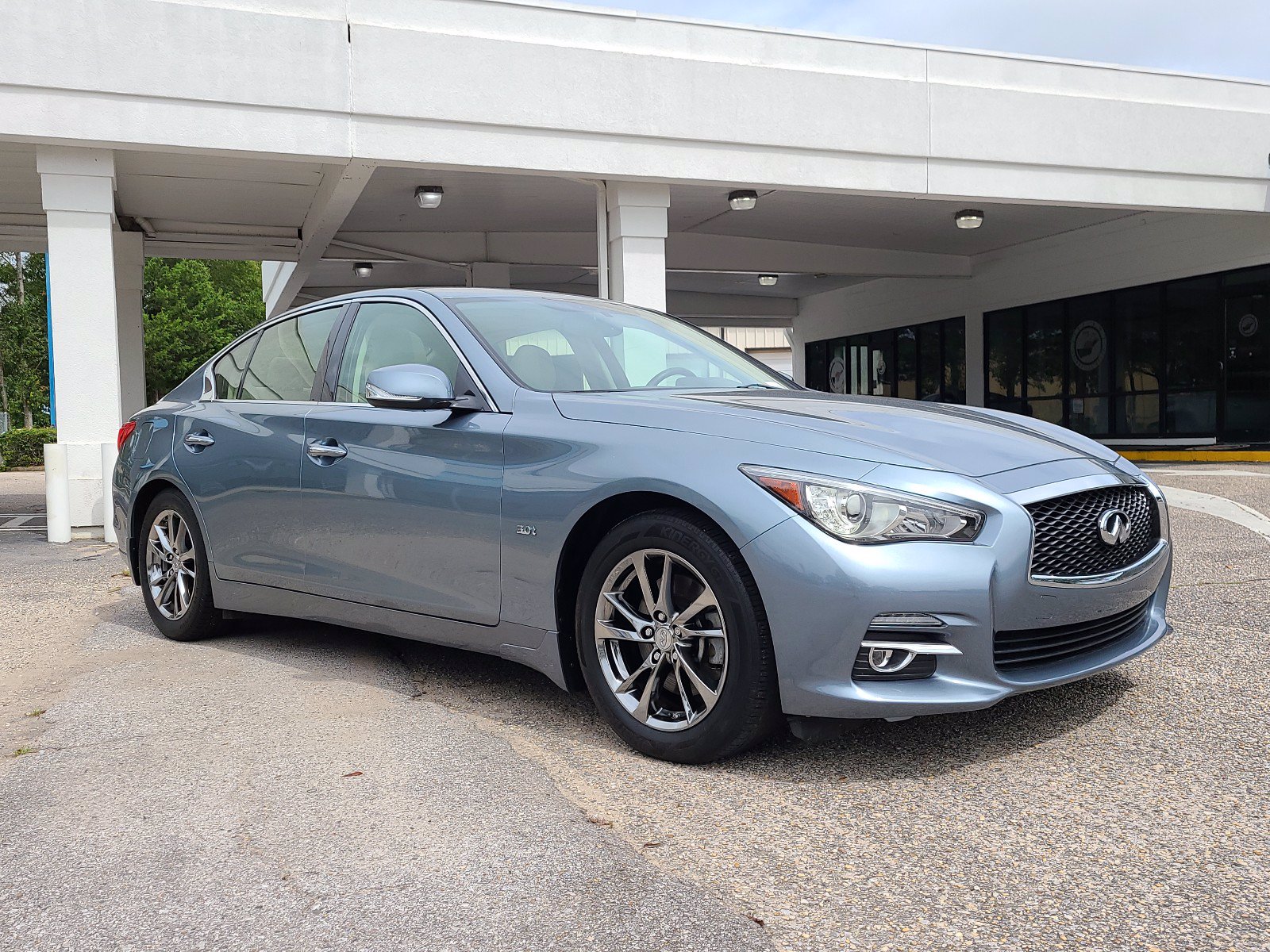 Pre-Owned 2017 INFINITI Q50 3.0t Signature Edition 4dr Car In Fort ...